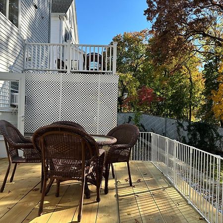 Room In Single Family House - Suburban Neighborhood In Boston Pokoj fotografie